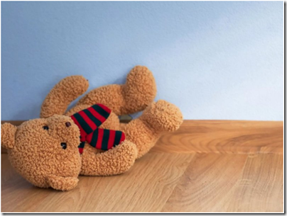 Фото: https://mon.medikforum.ru/uploads/posts/2020-01/1579694082_igrushka-na-polu.jpg image