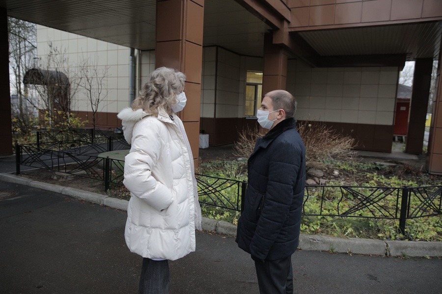 Михаил Романов посетил инфекционную больницу в Усть-Ижоре в День борьбы со СПИДом Михаил Романов посетил инфекционную больницу в Усть-Ижоре в День борьбы со СПИДом