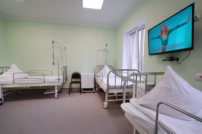 Коечный фонд для больных коронавирусом увеличили из-за провальной политики Смольного