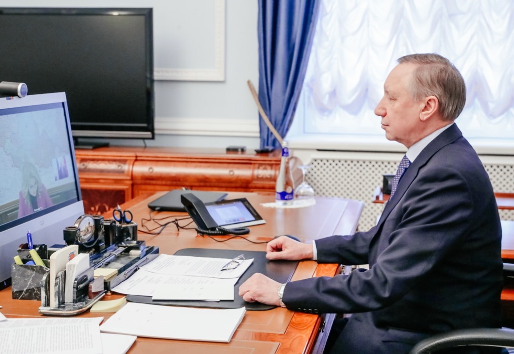 Пресс-службе Смольного приказали спасать упавший после клипа Шнурова авторитет Беглова