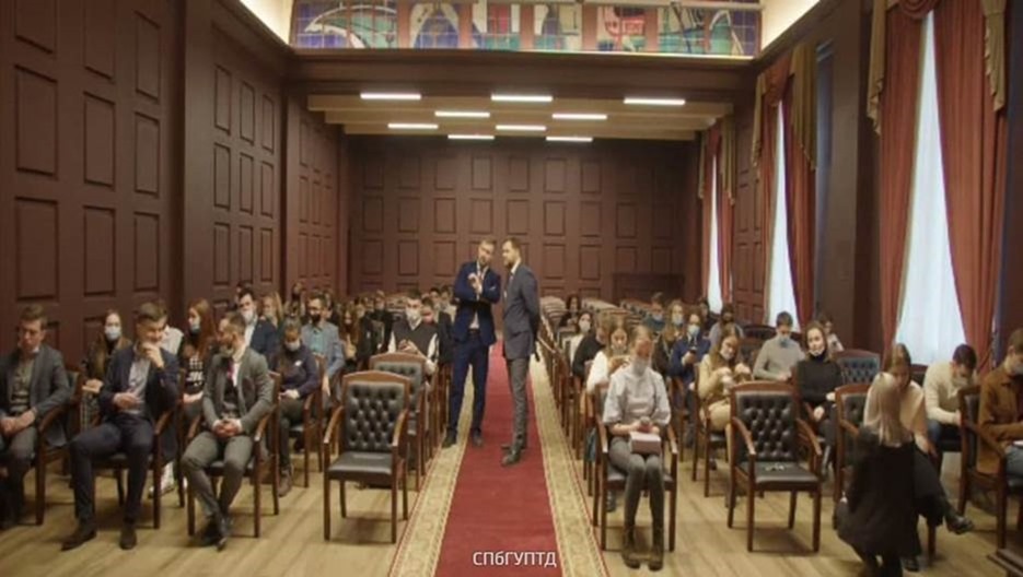 Нарушение санитарных мер зафиксировали на встрече чиновников Смольного со студентами