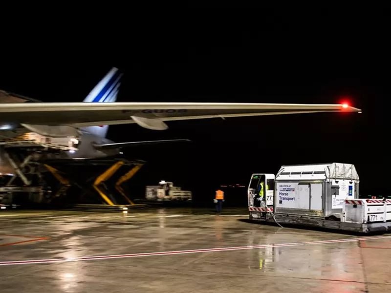 Во Франции отменили тысячу авиарейсов из-за забастовки диспетчеров