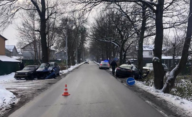 Невнимательный водитель «Шкоды» спровоцировал ДТП с «Тойотой» и «Опелем»