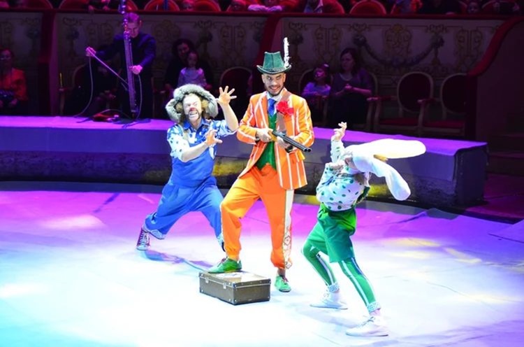 Патриотический цирковой спектакль о единстве народов России можно увидеть в цирке Санкт-Петербурга