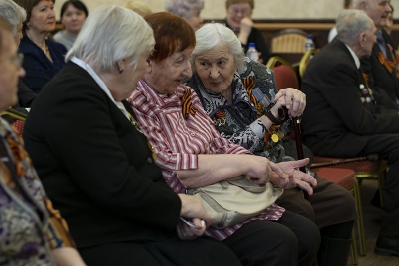 «Разве это помощь?» — блокадница раскритиковала Смольный за «подачки» по праздникам