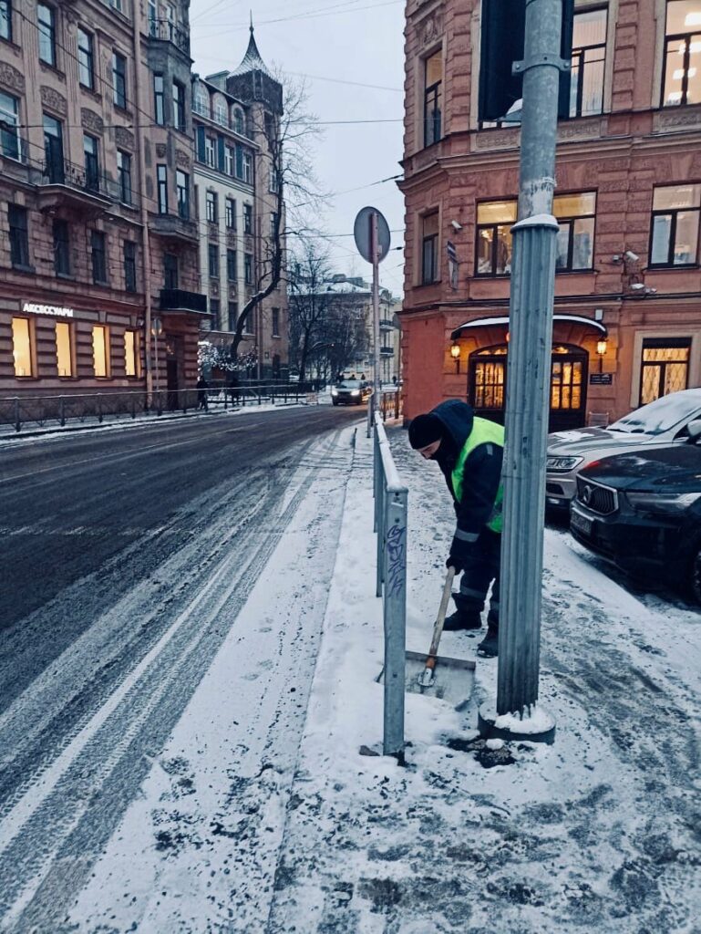 Жительница блокадного Ленинграда напомнила Смольному о серьезных последствиях падения на скользких тротуарах Жительница блокадного Ленинграда напомнила Смольному о серьезных последствиях падения на скользких тротуарах