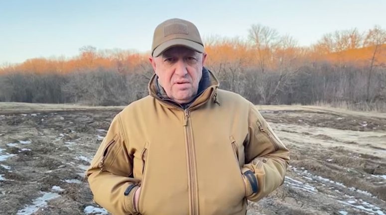 «Их должно было быть в пять раз меньше»: Пригожин высказался о гибели бойцов ЧВК «Вагнер» из-за «снарядного голода»