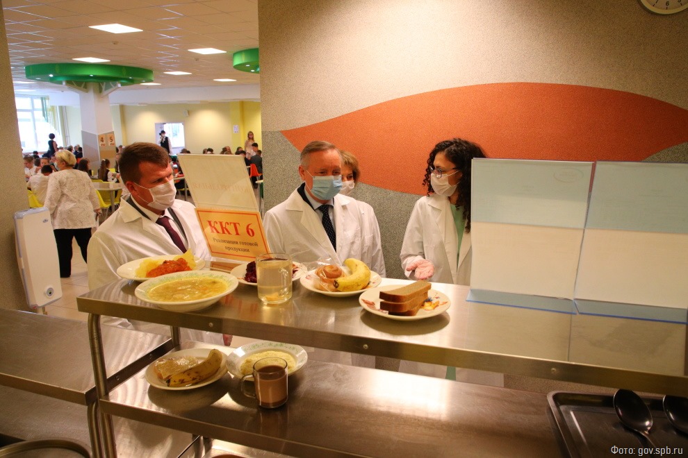 Эксперт Беглова по соцпиту Серов не справился с организацией школьного питания во Фрунзенском районе Петербурга