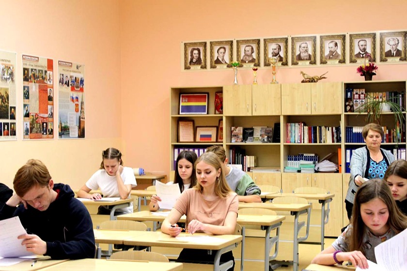 ЕГЭ по инязу хотят убрать из списка вступительных испытаний для большинства специальностей