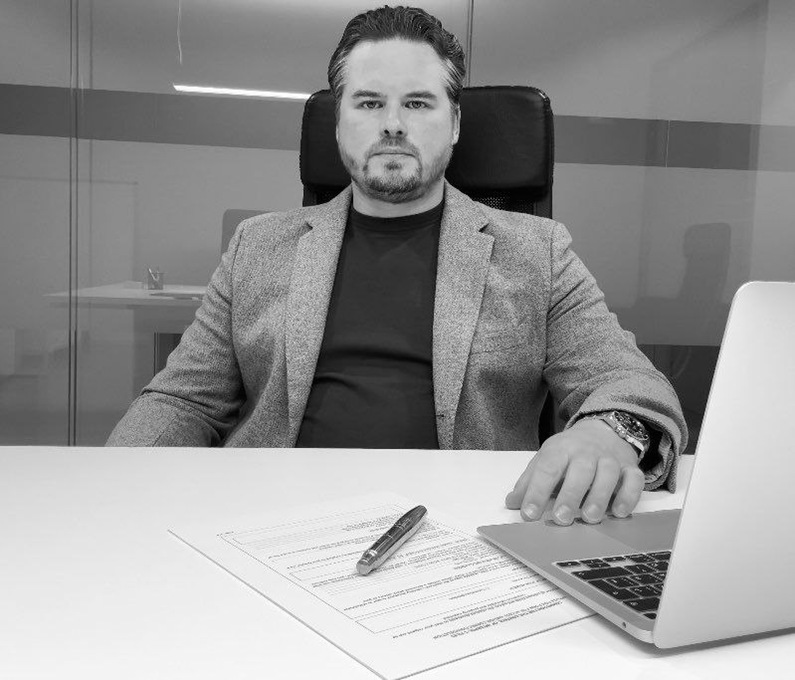 Анатолий Фурсов: При объявлении в международный розыск нужно просить политубежище в демократической стране Анатолий Фурсов: При объявлении в международный розыск нужно просить политубежище в демократической стране