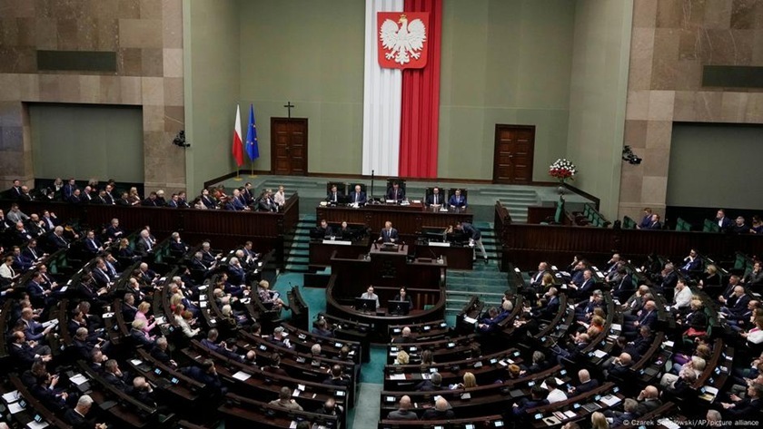 Польский премьер-министр вмешался в спор Радослава Сикорского и Илона Маска