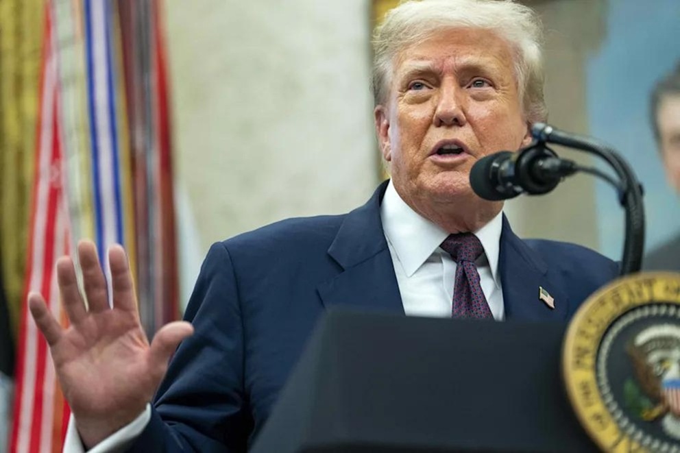 Трамп внезапно ввел масштабные пошлины против ЕС и десятков других стран Трамп внезапно ввел масштабные пошлины против ЕС и десятков других стран