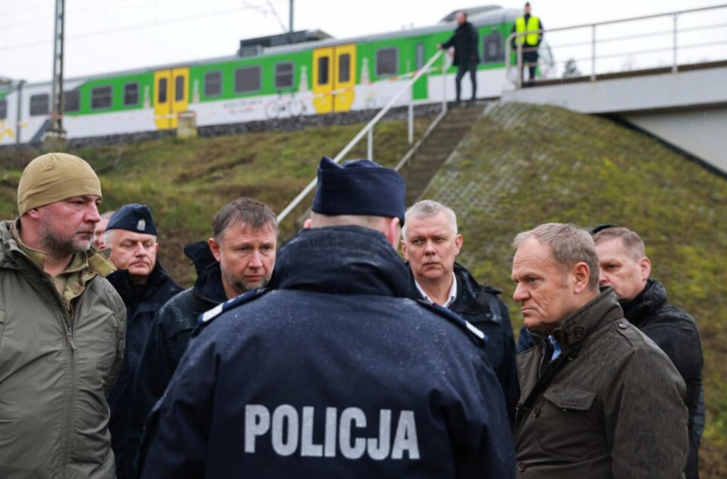 Польша обвинила двух украинцев в диверсиях на железной дороге в интересах России Польша обвинила двух украинцев в диверсиях на железной дороге в интересах России