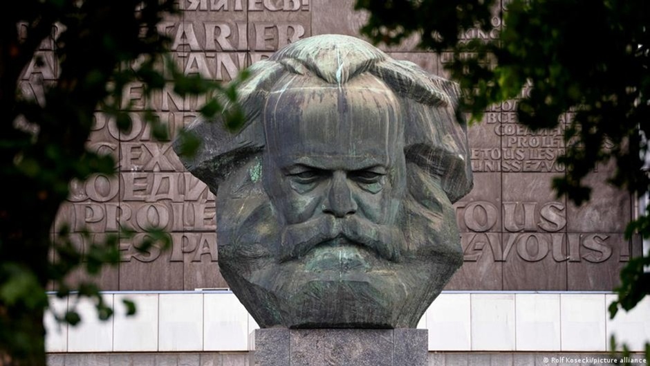 Голове Карла Маркса в Германии сделают &laquo;трепанацию&raquo;