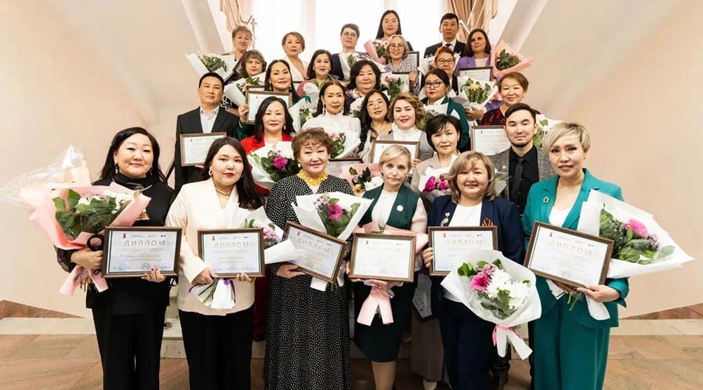 На средства АО «РНГ» в Якутии стартовал пятый юбилейный конкурс в сфере образования На средства АО «РНГ» в Якутии стартовал пятый юбилейный конкурс в сфере образования